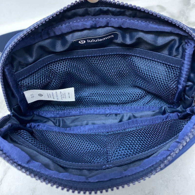 LULULEMON WOMEN'S BAG navy