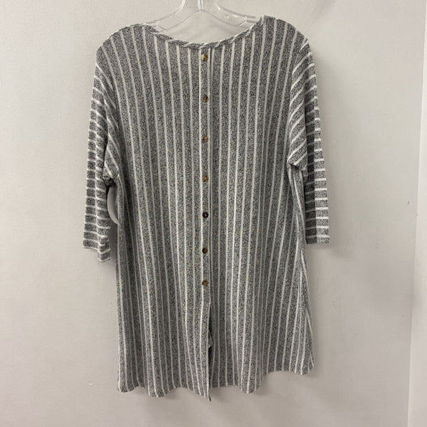 WOMEN'S PLUS TOP grey white stripe 1X