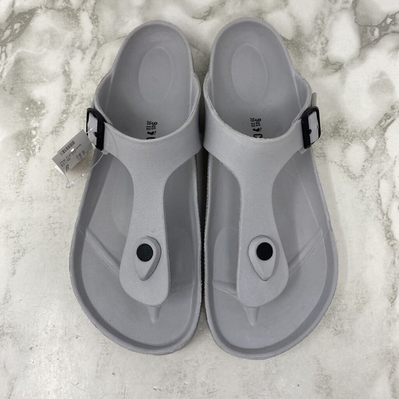 CUSHIONAIRE WOMEN'S SANDALS ice grey 9